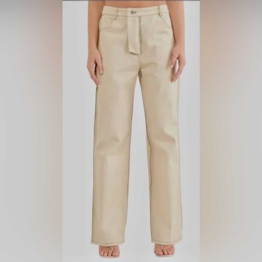 PRETTY GARBAGE
Khaki Wide Leg Pant In Stone white size small or 6, run big
